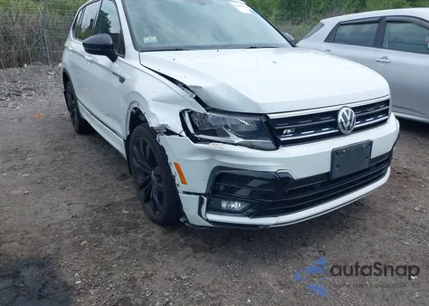 2020 Volkswagen Tiguan 2.0T Se/2.0T Se R-Line Black/2.0T Sel z USA, uszkodzony, nr VIN 3VV2B7AX0LM158087